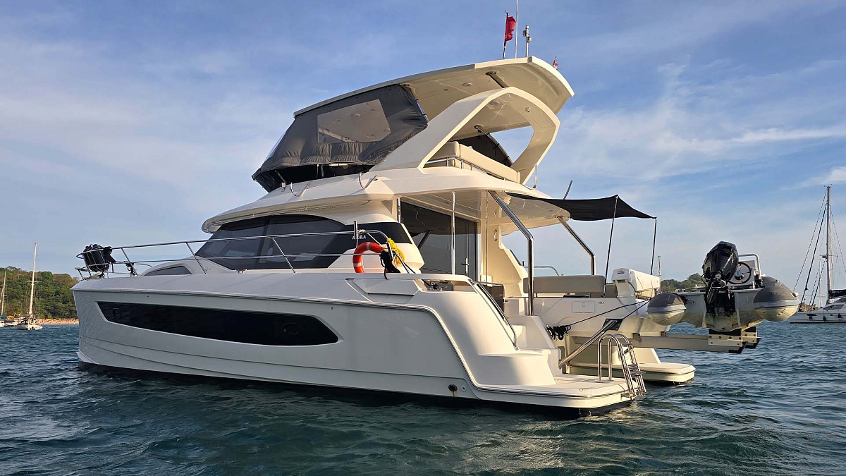 Аренда моторного катамарана Aquila 44 на Пхукете